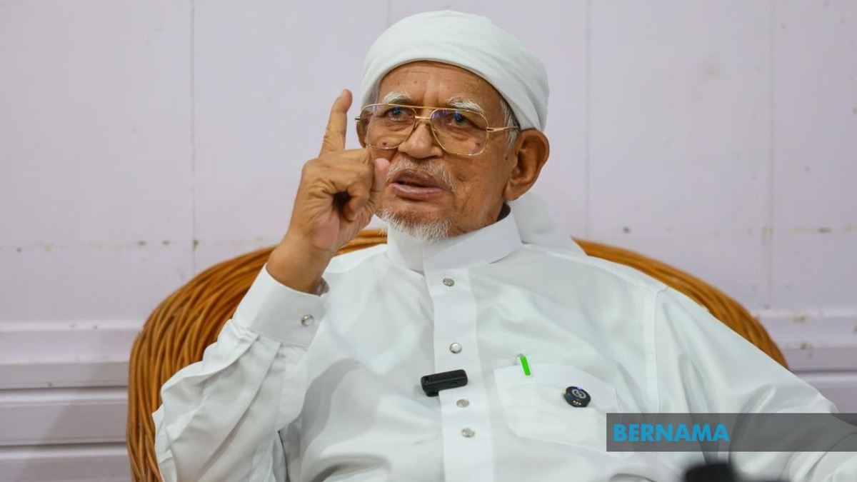 Hadi Claims Bersatu Has Lost PN Membership; Azmin Firmly Disputes