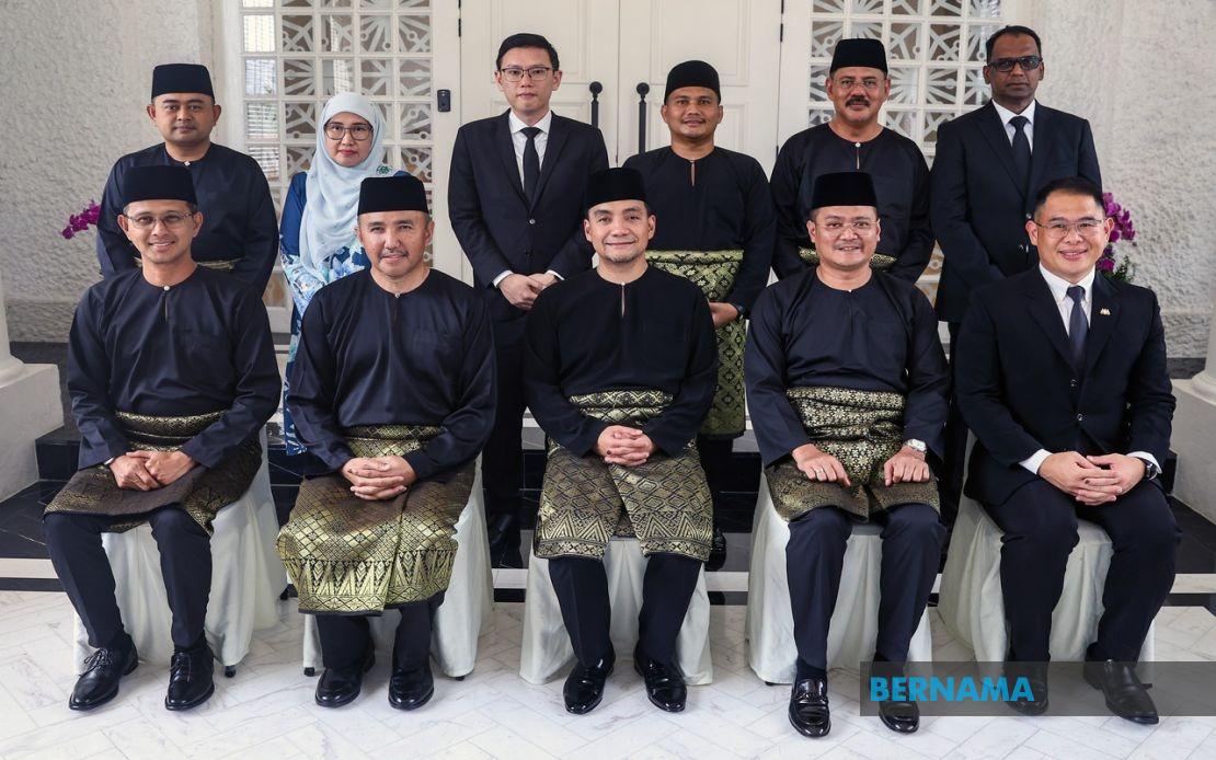 Johor Swears In New State Exco with Four Fresh Appointments