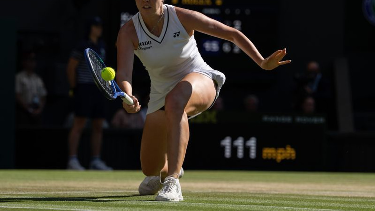 Czech Rising Star Noskova Seizes Wimbledon Glory After Nearly Losing It All