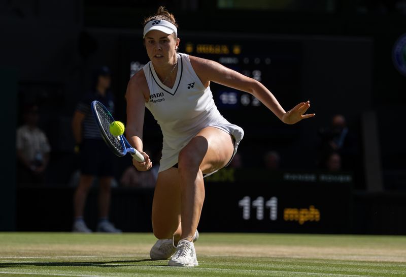 Czech Rising Star Noskova Seizes Wimbledon Glory After Nearly Losing It All