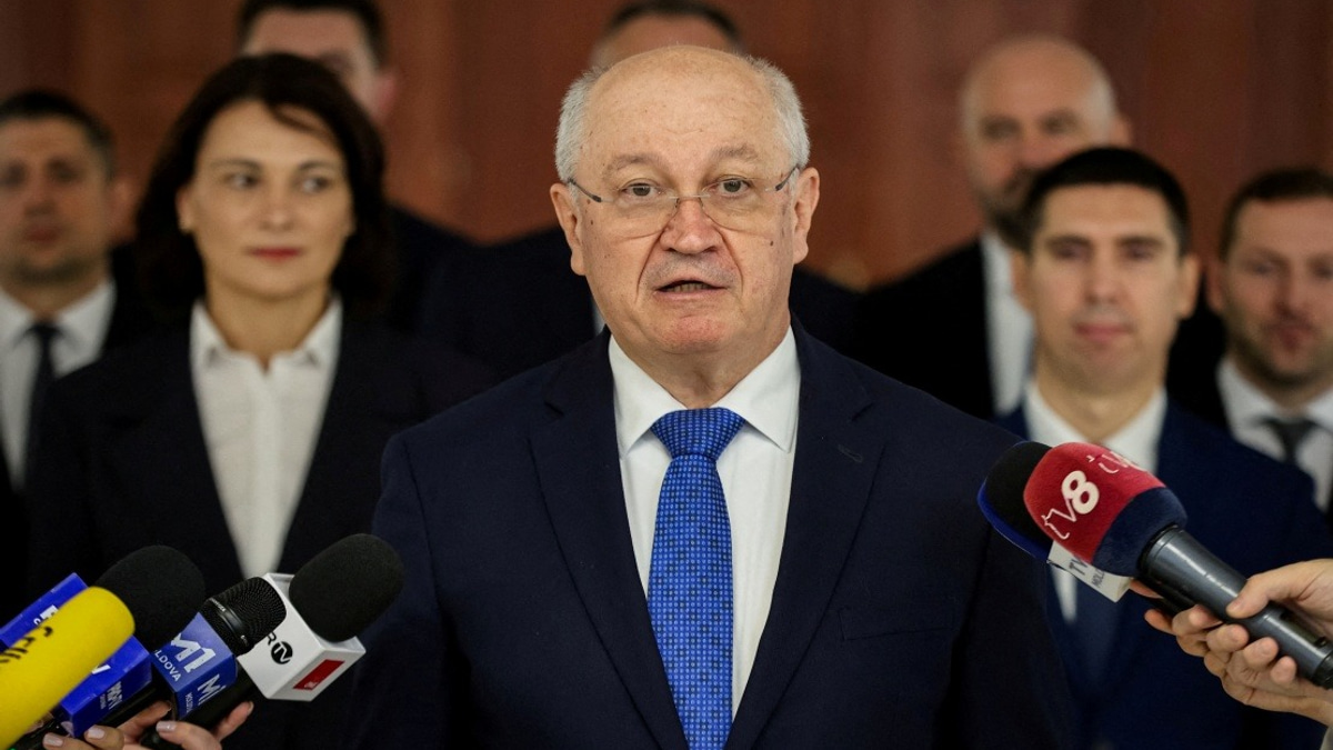 Moldova's Prime Minister Alexandru Munteanu Steps Down After Eight Months in Office
