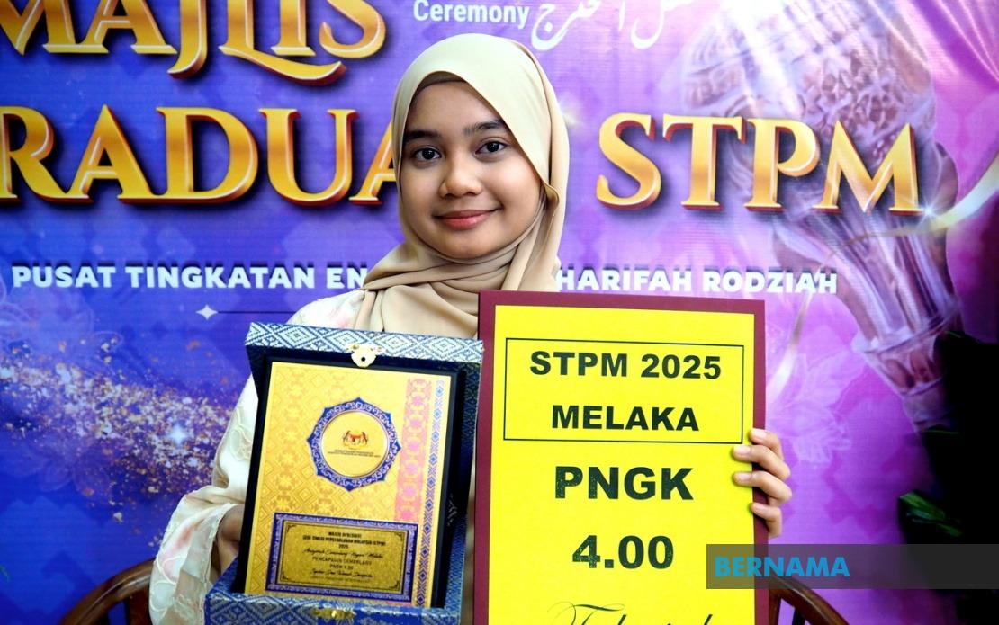 Father's Parting Words Drive Melaka Student to Perfect STPM Score