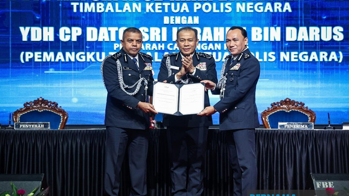 Ayob Khan's Three-Decade Police Career Marked by Principled Leadership, Says IGP