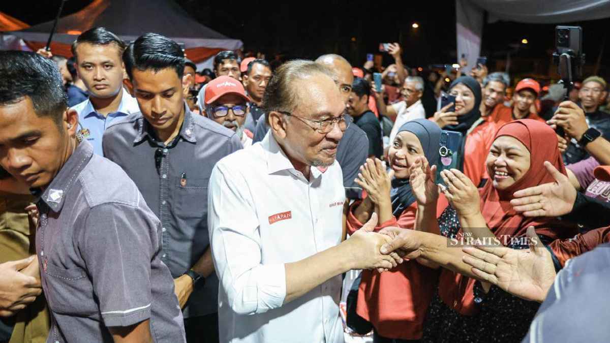 PM Anwar Urges Johor Voters Abroad to Return Home for State Election