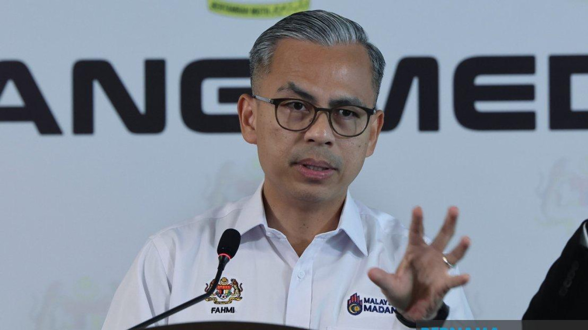 Anwar Orders Accelerated Processing of 15,000 Foreign Worker Permits