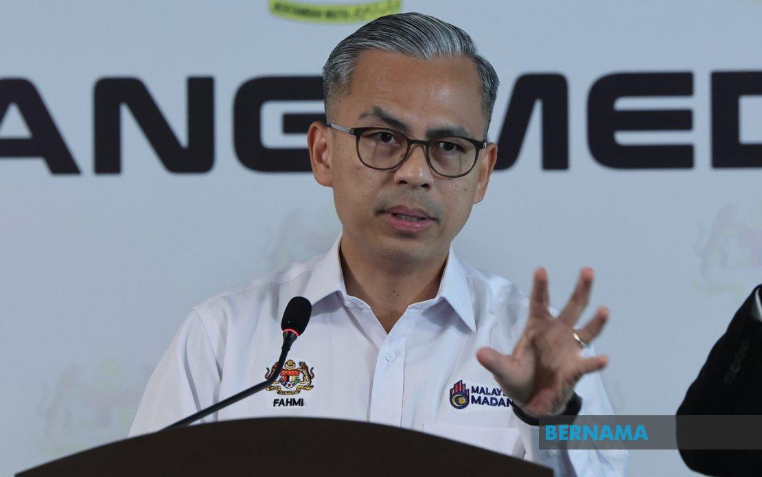 Anwar Orders Accelerated Processing of 15,000 Foreign Worker Permits