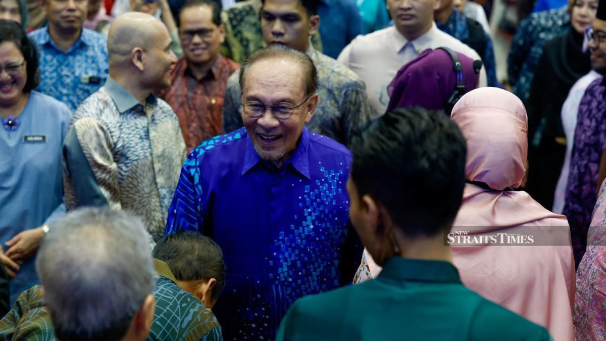 Academic Freedom Must Not Be Constrained by Government Regulations, Says Anwar