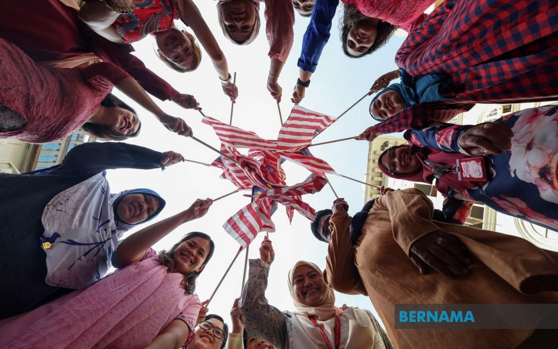 Anwar Calls on Malaysians to Protect Nation's Unity Ahead of National Day