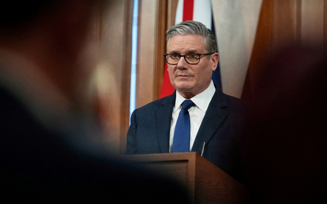 Trump Predicts UK PM Starmer's Resignation Over Immigration and Energy Policy
