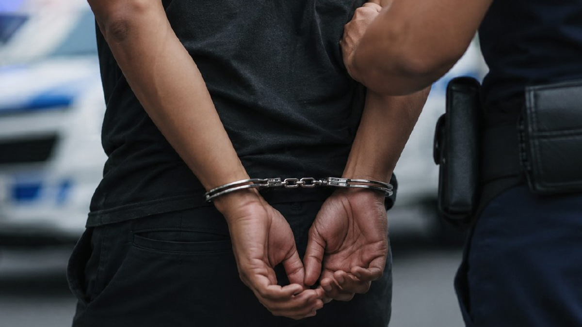 12 Police Officers Detained Over RM2 Million Extortion of Chinese National in Kuala Lumpur