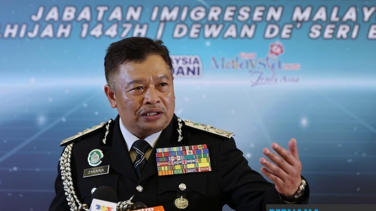 Only Two Airlines Report System Issues With Extended Malaysian Passports, Says Immigration Chief