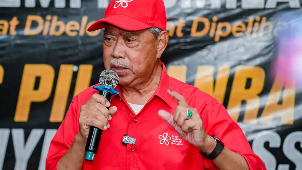 Muhyiddin Hits Back at Khaled Over Bersatu Election Claims