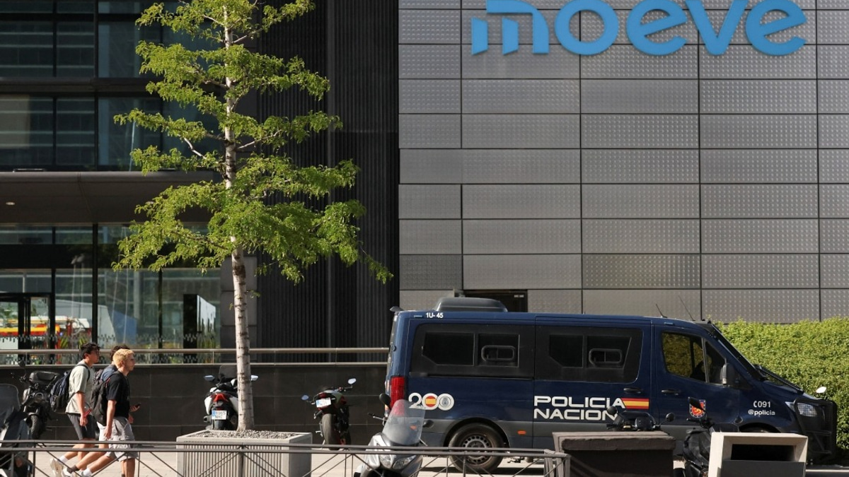 Fire Breaks Out at Madrid's Torre Moeve, Spain's Second-Tallest Skyscraper