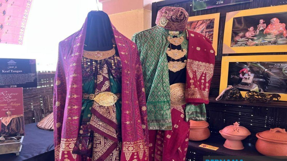 Kain Lima Fades From Memory as Master Weavers Face Extinction