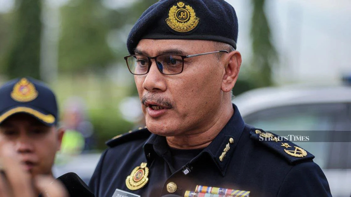 Johor RTD Cracks Down on Helmetless Riders During Election Campaign