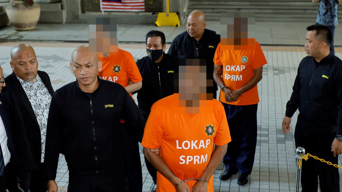 Former Tabung Haji Chief and Ex-Treasury Secretary-General Held for Seven Days in MACC Investigation