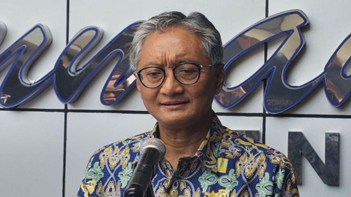 Indonesia's Public Works Ministry Engulfed in Controversy Over Minister's Family Travel Plans and Staff Reshuffles
