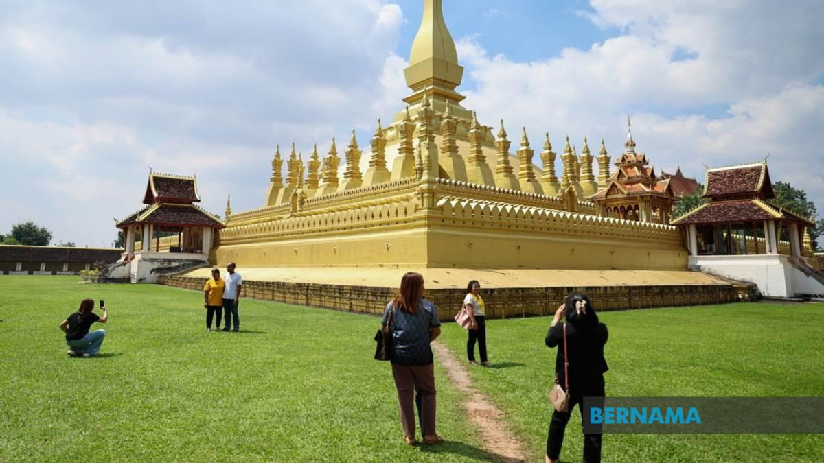 Southeast Asia: Gold Smuggling, EV Push, and Regional Investment Surge Dominate Headlines