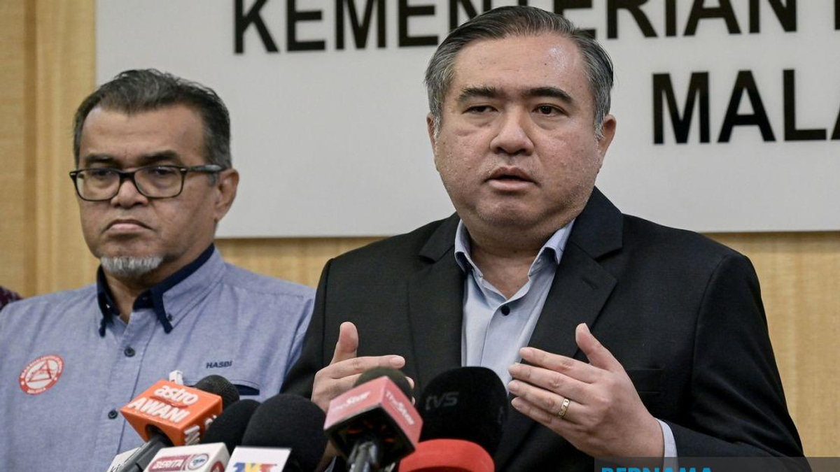 Government Does Not Meddle in Port Leadership Decisions, Says Transport Minister Loke