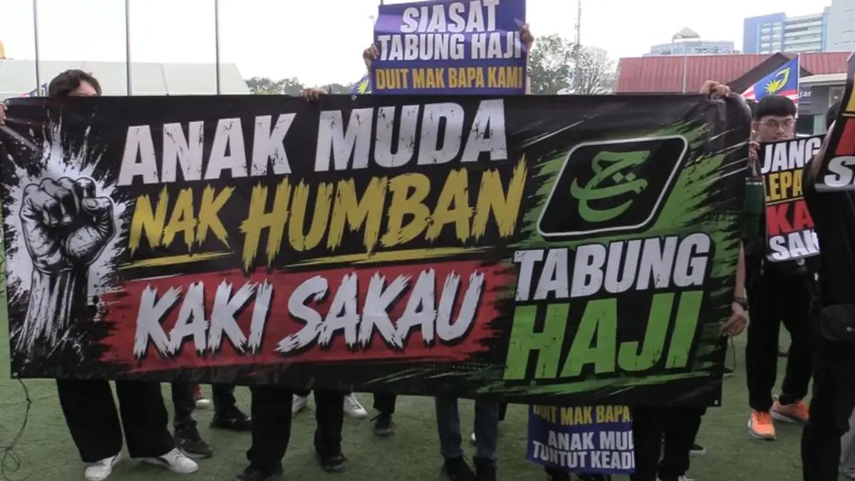 Melaka PKR Members Stage Dramatic Congress Protest Over Tabung Haji Scandal