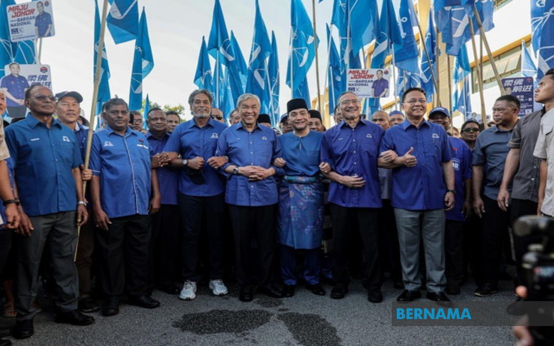 Top UMNO Brass Rally Behind Onn Hafiz As Johor BN Chief Files Nomination