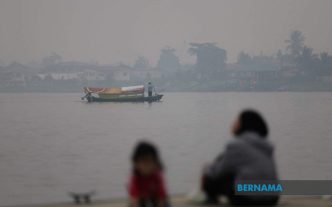 Malaysia Deploys Cloud Seeding in Haze-Hit Areas as Water Levels Fall and Air Quality Plummets