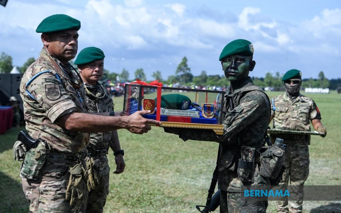 From Failure to Distinction: Young Officer Claims Top Commando Honour After Initial Setback