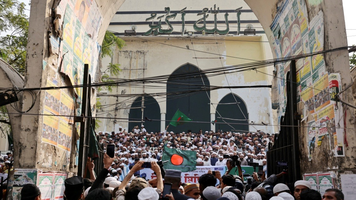 Three Bangladeshi Police Officers Sentenced to Death for Protest Killings During 2024 Uprising