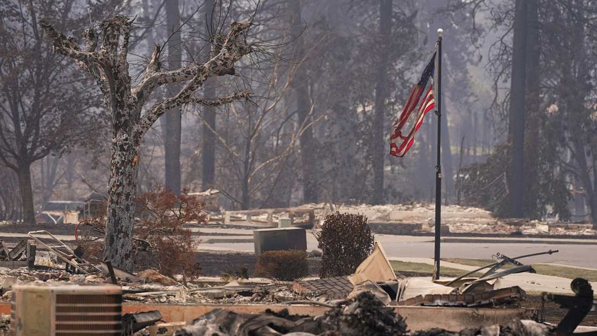 Over 65,000 Evacuated as Massive Wildfires Engulf Washington State, Destroying 700 Homes