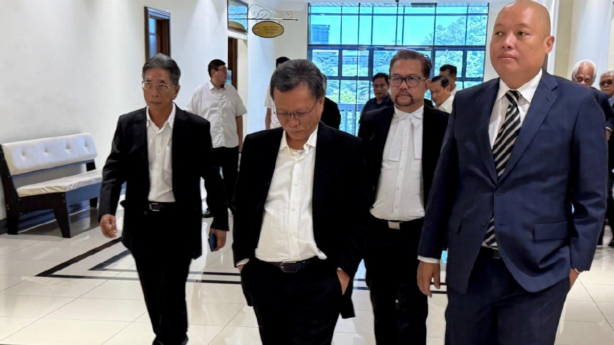 Shafie to Challenge Contempt Conviction, Respects Court Ruling
