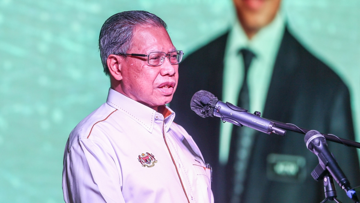 Mustapa Mohamed, 76, Closes Door on GE16 Return, Calls for Youth Leadership Succession