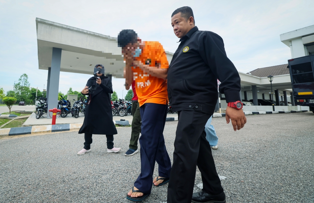 Kelantan Police Chief Held in Week-Long Custody as Anti-Corruption Agency Investigates RM500 Bribery Allegation