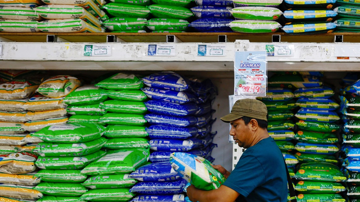Malaysia's Rice Reserves Sufficient for Six Months, Deputy Minister Assures Amid Regional Tensions