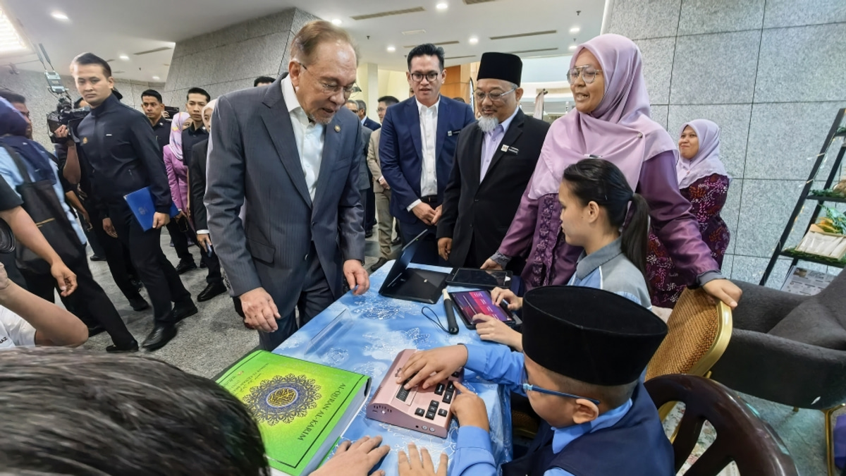 Learning Other Languages Strengthens Rather Than Weakens Bahasa Melayu, Anwar Says