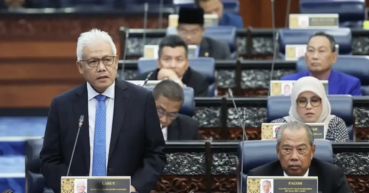 Hamzah Reclaims Opposition Leader's Front Row Seat as Muhyiddin Demoted in Dewan