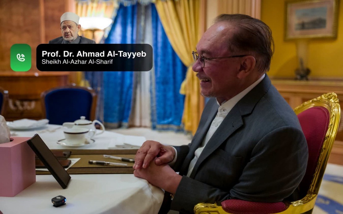 Anwar Discusses Islamic Scholarship and Dakwah With Al-Azhar's Grand Imam