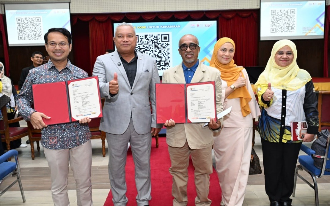Veteran Actor Sabri Yunus and TV Presenter Fedtri Yahya Pursue Master's Degrees at UPSI via Alternative Pathway