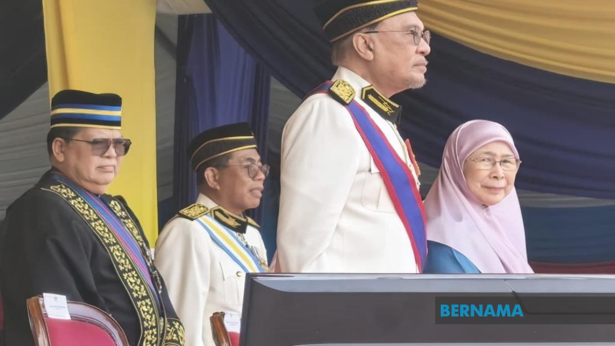 PM Anwar Urges Young Malaysians to Remember Security Forces' Sacrifice