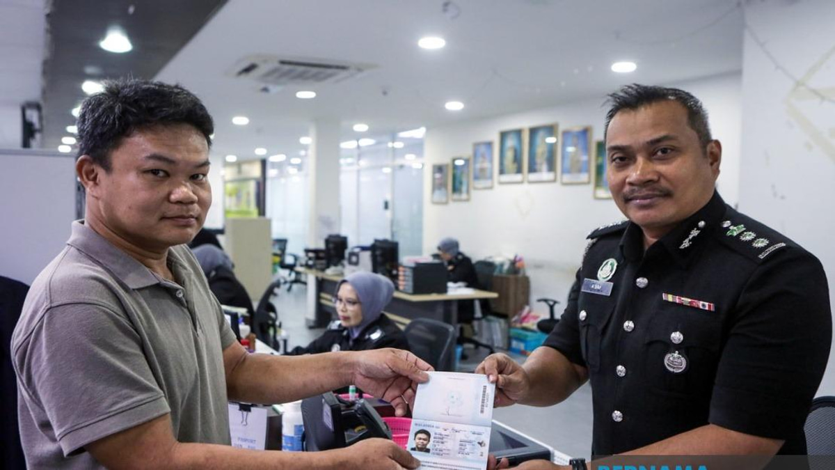 Perlis Immigration Office Launches New Malaysian International Passport with Enhanced Security