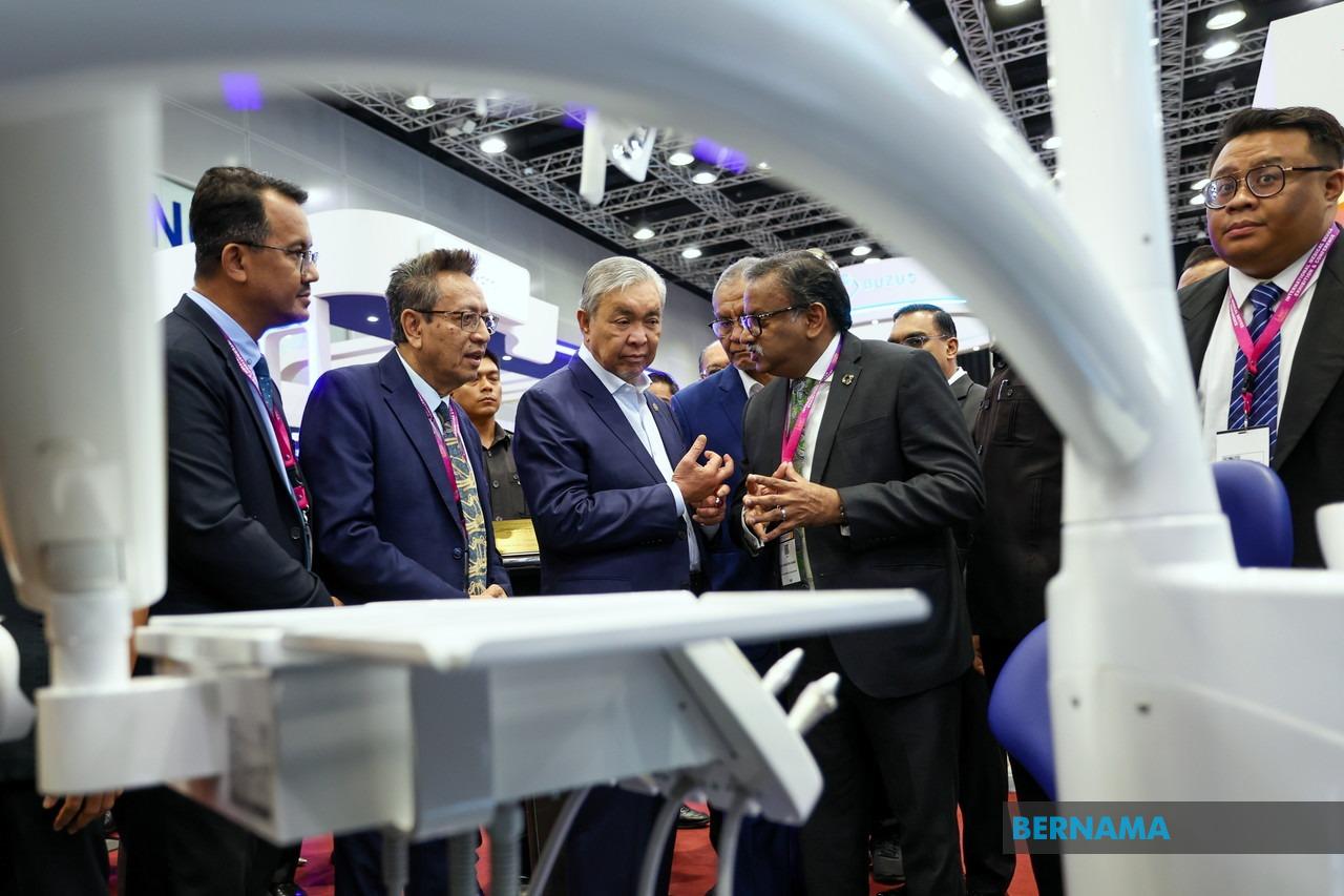 Malaysia Targets RM50 Billion in Medical Device Exports by 2030, Seeks Home-Grown Champions