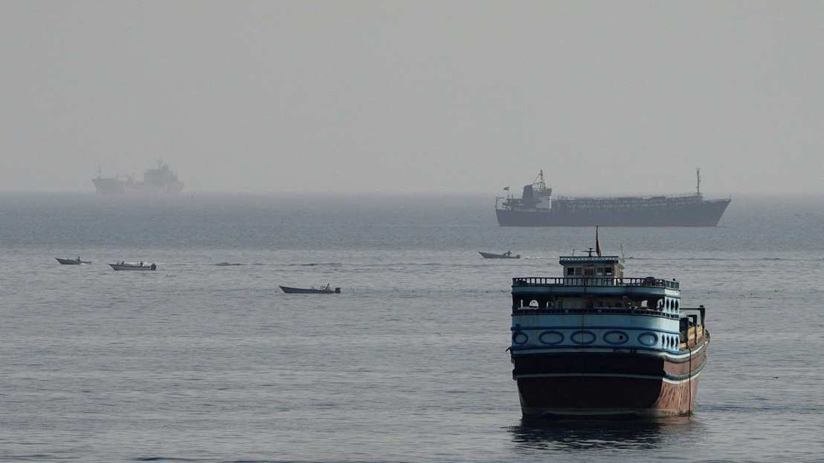 Japan Urges Iran to Keep Strait of Hormuz Free of Transit Charges Amid Regional Tensions