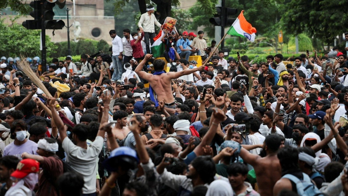 India's Education Minister Resigns as Student Protests Escalate Over Exam Leaks