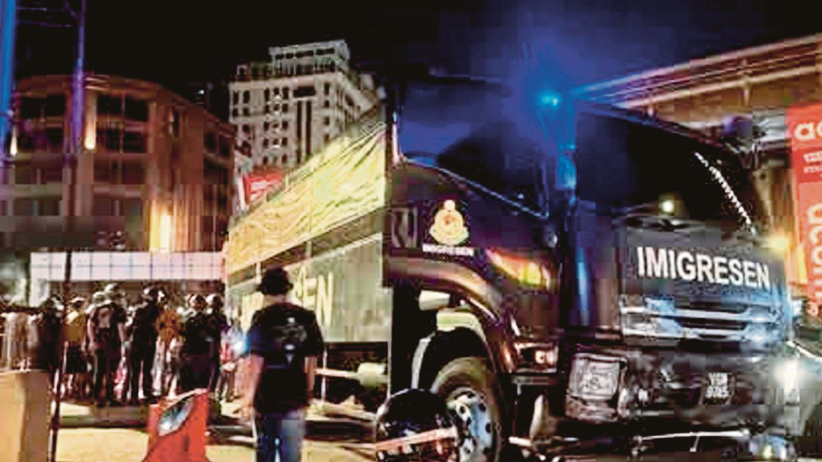 Two Drivers Remanded After Tragic Jalan Sultan Ismail Collision Claims Three Lives