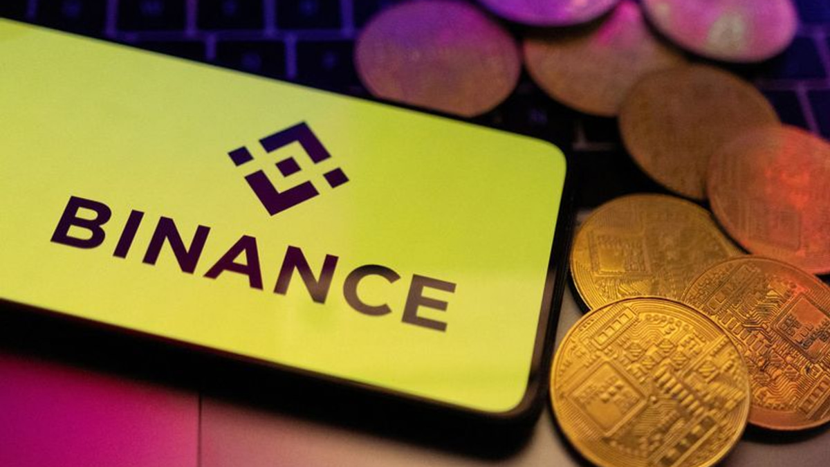 Two Binance Staff Detained in UAE During Financial Crime Inquiry