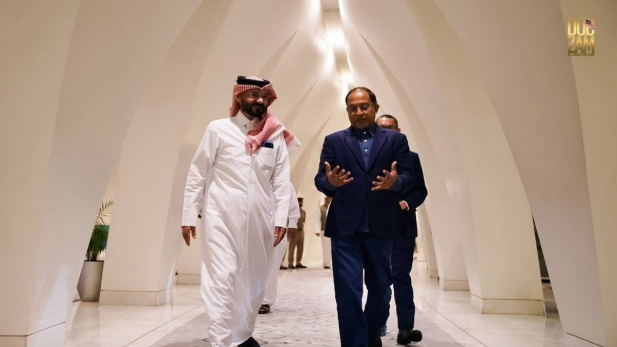 Malaysia's Higher Education Minister Arrives in Doha to Pay Respects to Late Father Amir of Qatar