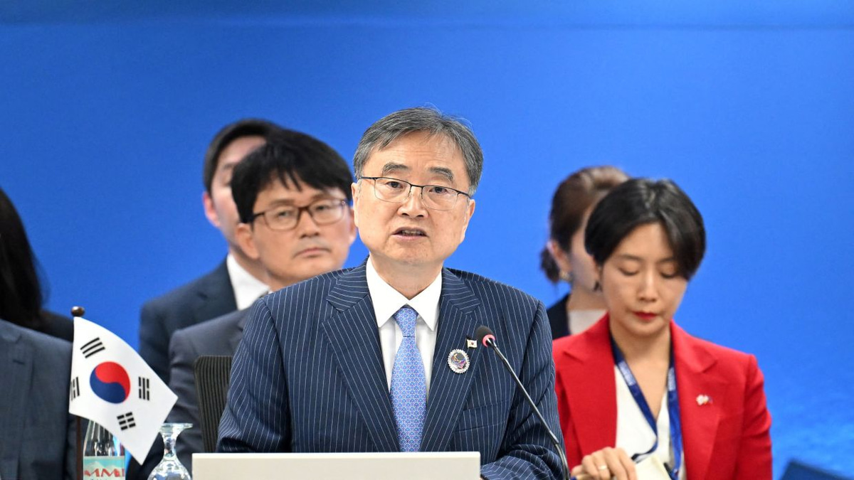South Korea's North Korea Engagement Strategy Fractures as Top Ministers Clash Publicly
