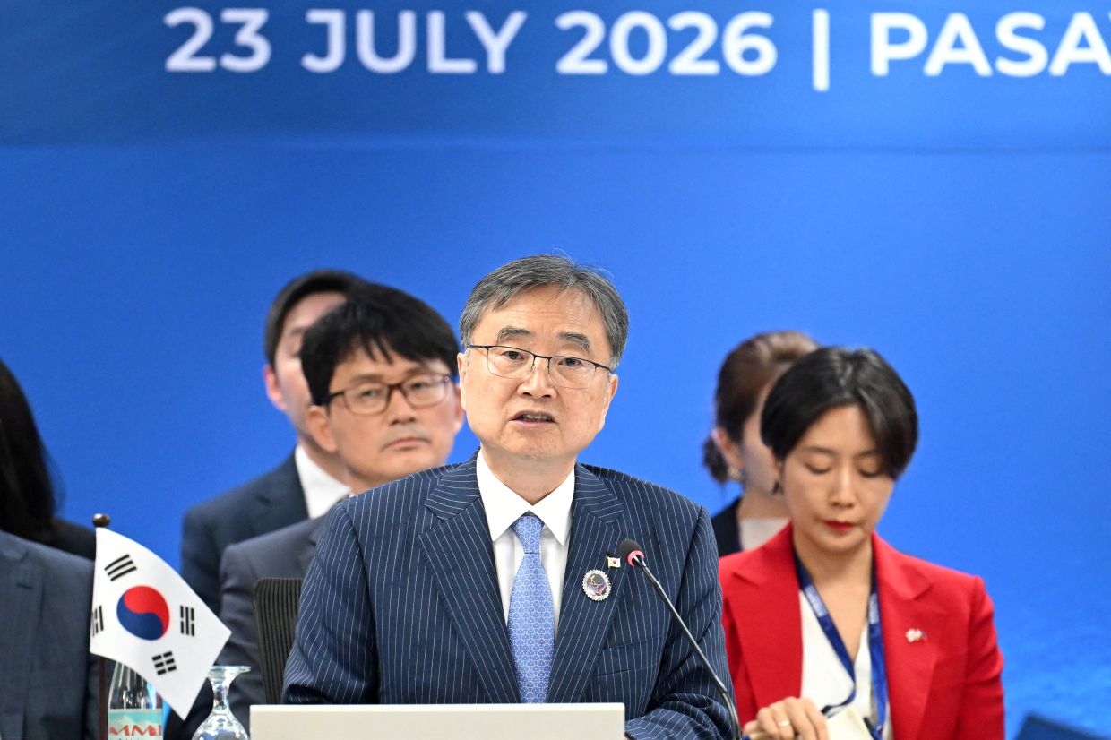 South Korea's North Korea Engagement Strategy Fractures as Top Ministers Clash Publicly
