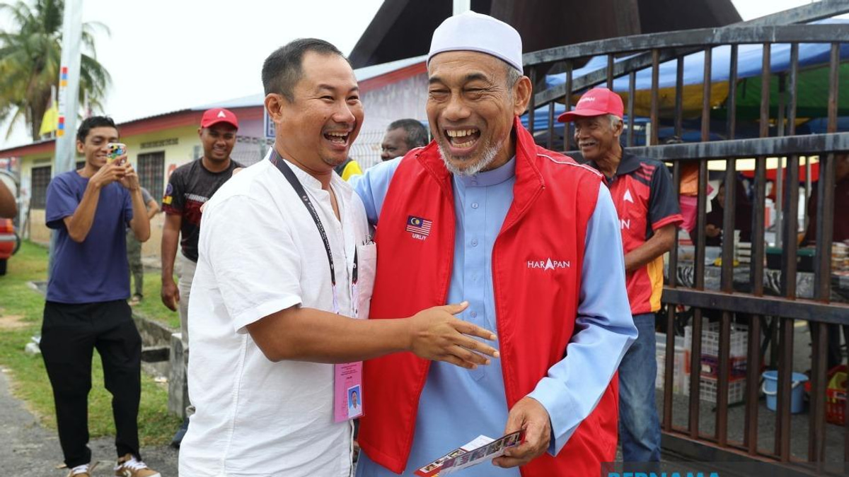 Klawang Rivals Show Election Class as Cousins Campaign in Harmony
