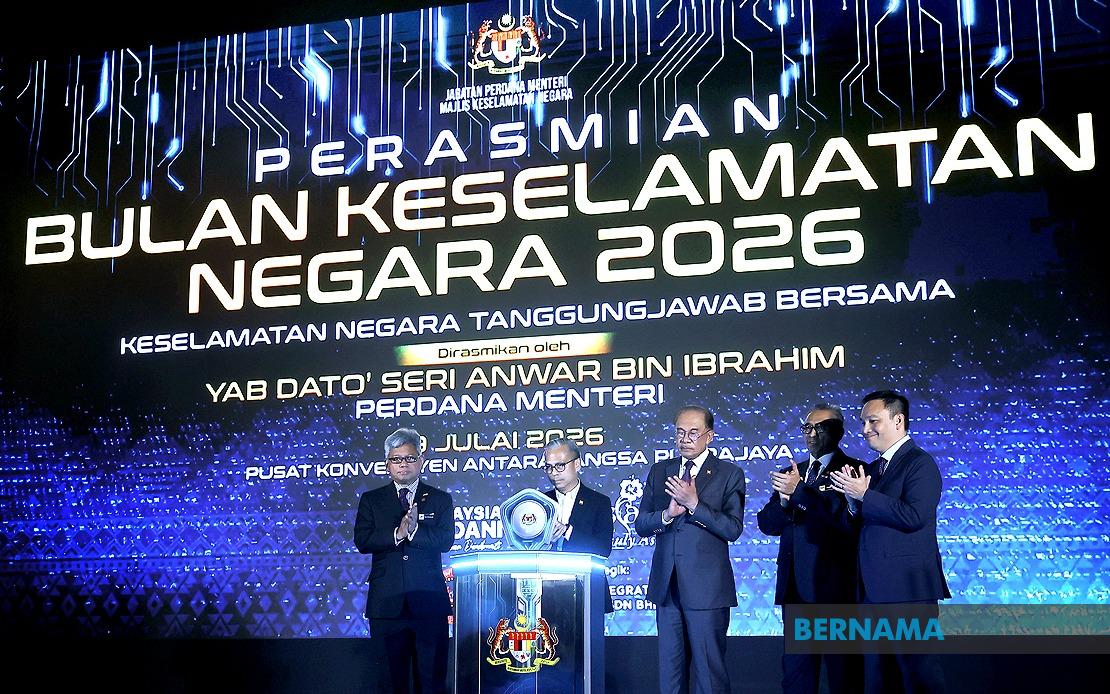 PM Anwar Urges Nation to Move Beyond Divisive Politics as Security Threats Intensify