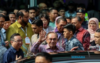 Malaysia's Six Per Cent GDP Growth Signals Strong Recovery, But PM Warns Against Spending Assumptions